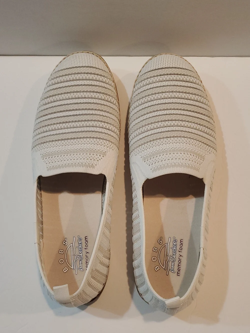 Skechers Bobs Flexpadrilles Size 8.5 Lo Slip On Sneakers White Tan